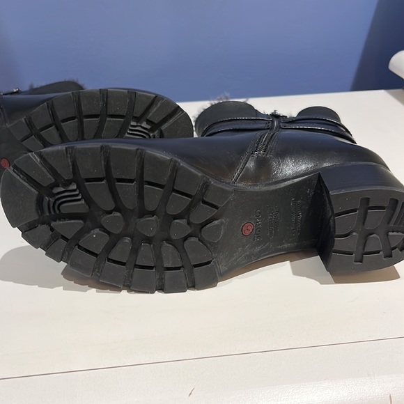 Blondo Waterproof Boots - Picture 8 of 10